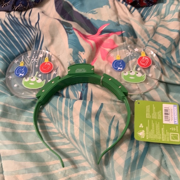 Christmas Minnie ears - Picture 2 of 2